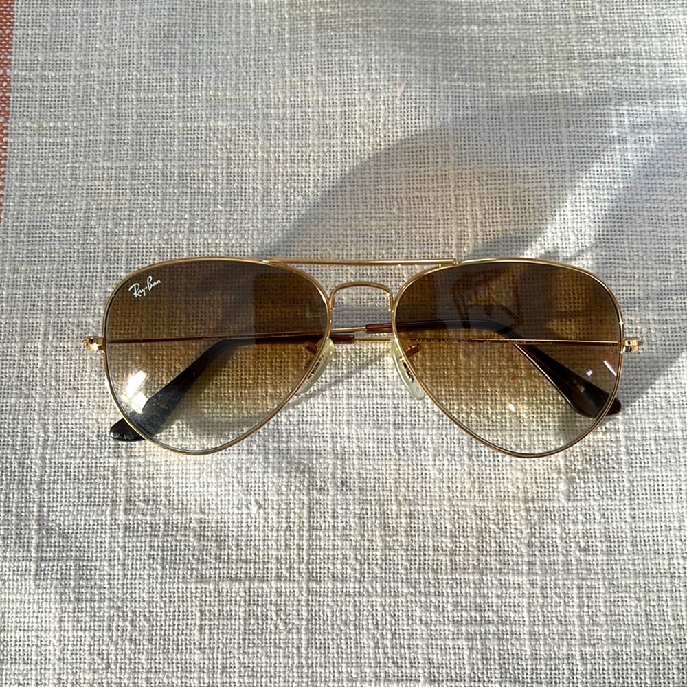 Womens- Raybans gold Avitor sunglasses!